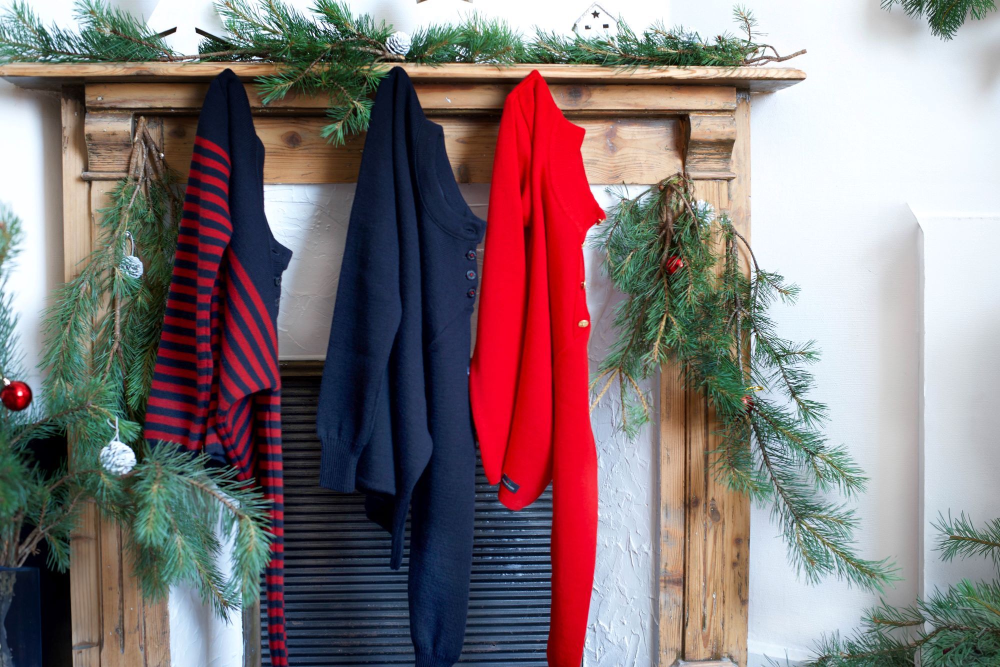 Our timeless, elegant and sustainable clothes and accessories for a responsible Christmas!